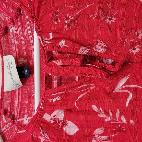 4/$15 Deal 🎉 Universal Thread 🛍 Top - Size XS - Picture 3 of 6